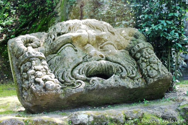 figure grottesche del parco dei mostri