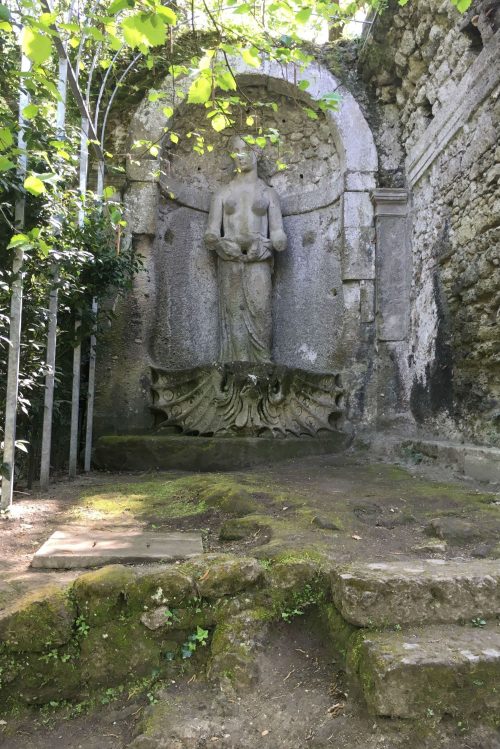 statua di Venere al parco dei mostri